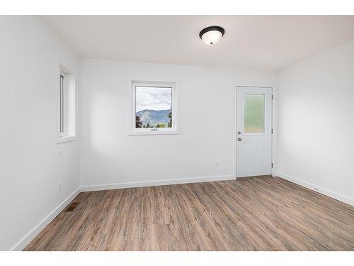 313 8Th Avenue S, Creston, BC - Indoor Photo Showing Other Room