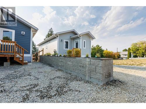 313 8Th  S Avenue, Creston, BC - Outdoor