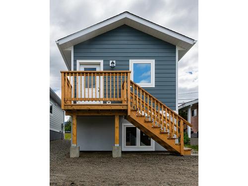 313 8Th Avenue S, Creston, BC - Outdoor With Exterior