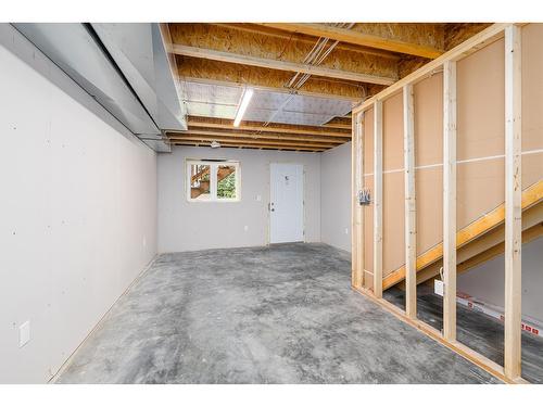 311 8Th Avenue S, Creston, BC - Indoor Photo Showing Basement