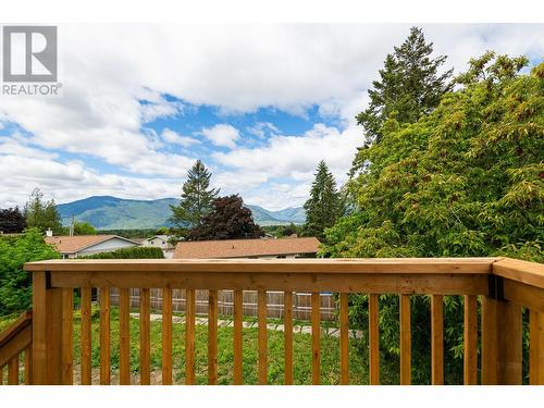 311 8Th  S Avenue, Creston, BC - Outdoor With View