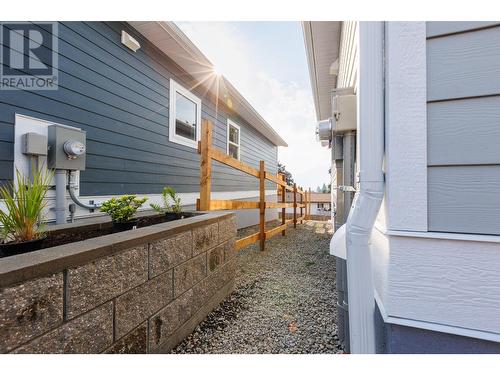 311 8Th  S Avenue, Creston, BC - Outdoor With Exterior