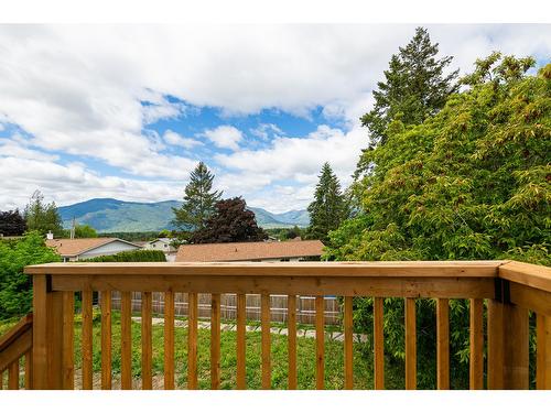 311 8Th Avenue S, Creston, BC - Outdoor With View