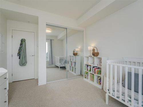 502-1033 Cook St, Victoria, BC - Indoor Photo Showing Bedroom