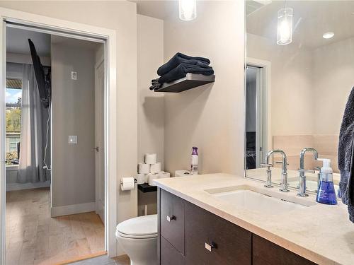 204-3223 Selleck Way, Colwood, BC - Indoor Photo Showing Bathroom