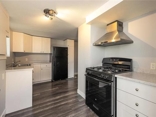 31 Robarts St, Nanaimo, BC - Indoor Photo Showing Kitchen