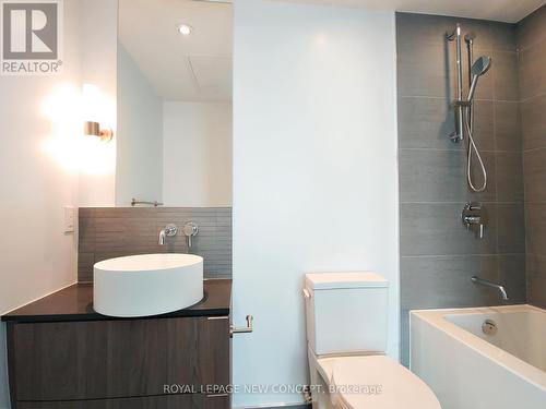 3611 - 161 Roehampton Avenue, Toronto, ON - Indoor Photo Showing Bathroom