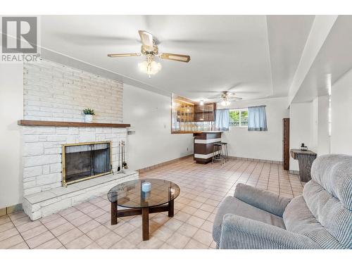 1057 Sudbury Avenue, Kamloops, BC - Indoor Photo Showing Living Room With Fireplace