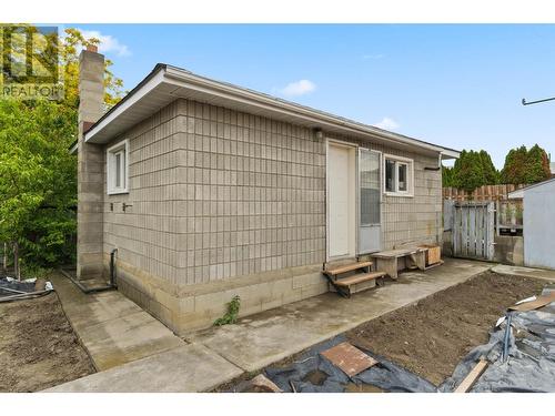 1057 Sudbury Avenue, Kamloops, BC - Outdoor With Exterior