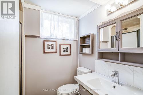 2661 Council Ring Road, Mississauga, ON - Indoor Photo Showing Bathroom