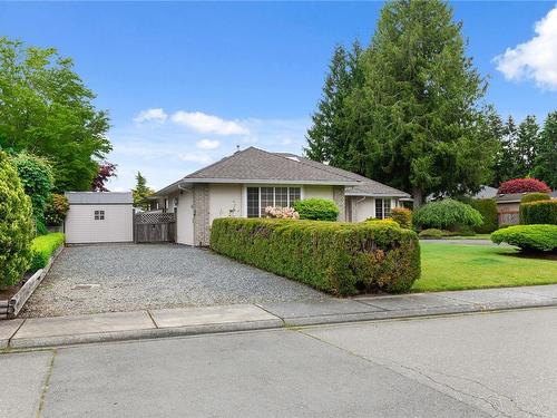 686 Redwood Dr, Qualicum Beach, BC 