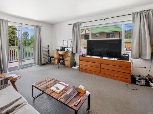 1 - 6-68 Stanley Rd, Lake Cowichan, BC - Indoor Photo Showing Living Room