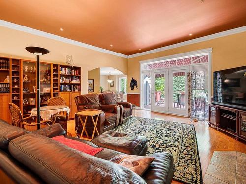 Salon - 212 Ch. De La Pente-Douce, Saint-Sauveur, QC - Indoor Photo Showing Living Room