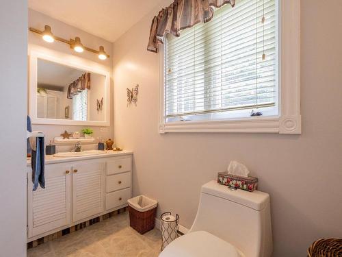 Laundry room - 65 Ch. Des Gaudet, Les Îles-De-La-Madeleine, QC - Indoor Photo Showing Bathroom