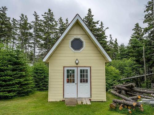 Shed - 65 Ch. Des Gaudet, Les Îles-De-La-Madeleine, QC - Outdoor