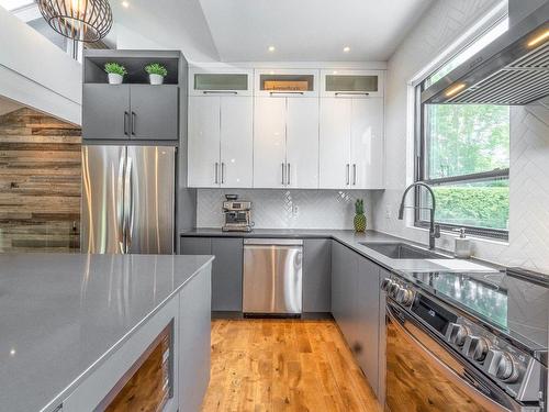 Kitchen - 1115 Rue Pascal, Sherbrooke (Les Nations), QC - Indoor Photo Showing Kitchen With Upgraded Kitchen