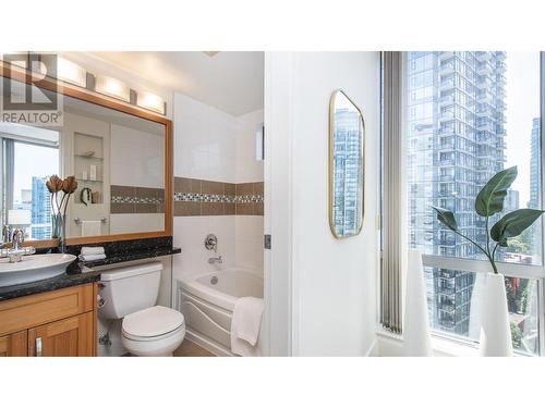 200X 1228 W Hasting Street, Vancouver, BC - Indoor Photo Showing Bathroom