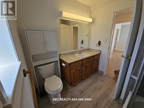 3Fl 4Xx E Columbia, New Westminster, BC - Indoor Photo Showing Bathroom