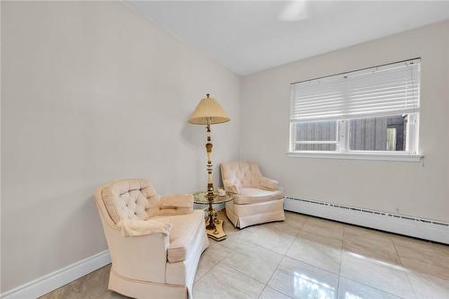 16 Freeland Court, Hamilton, ON - Indoor Photo Showing Other Room