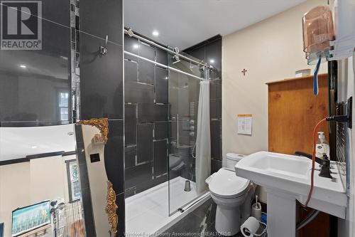 1151 Drouillard, Windsor, ON - Indoor Photo Showing Bathroom