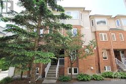 113 TALL PINES PRIVATE  Ottawa, ON K2H 1H1