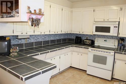 47 Bantry Street, Lanigan, SK - Indoor Photo Showing Kitchen