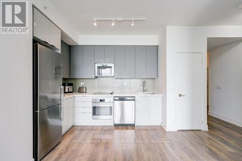 2603 - 2916 Highway 7 Road, Vaughan, ON - Indoor Photo Showing Kitchen