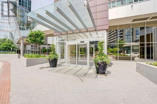 2603 - 2916 Highway 7 Road, Vaughan, ON - Outdoor