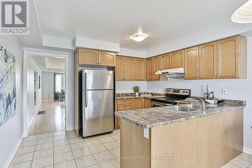 10006 Mccowan Road, Markham, ON - Indoor Photo Showing Kitchen With Double Sink