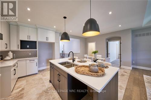 464 Old Course Trail, Welland, ON - Indoor Photo Showing Kitchen With Double Sink