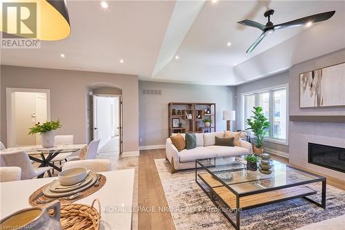 464 Old Course Trail, Welland, ON - Indoor Photo Showing Living Room With Fireplace