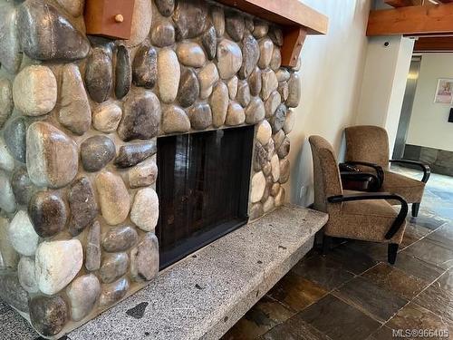 103D-1800 Riverside Lane, Courtenay, BC - Indoor Photo Showing Living Room With Fireplace