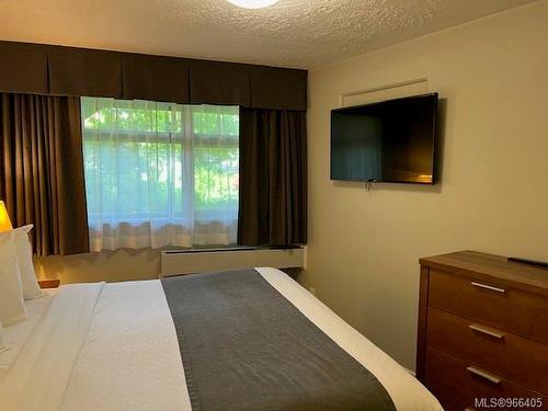 103D-1800 Riverside Lane, Courtenay, BC - Indoor Photo Showing Bedroom