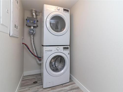 608-917 Avrill Rd, Langford, BC - Indoor Photo Showing Laundry Room