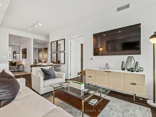 3815W-1928 Lake Shore Blvd W, Toronto, ON - Indoor Photo Showing Living Room