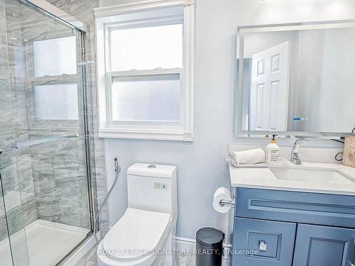 1141 Vanrose St, Mississauga, ON - Indoor Photo Showing Bathroom