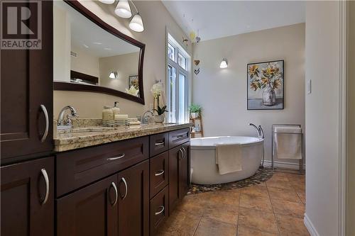 1219 Leedale Avenue, Sudbury, ON - Indoor Photo Showing Bathroom