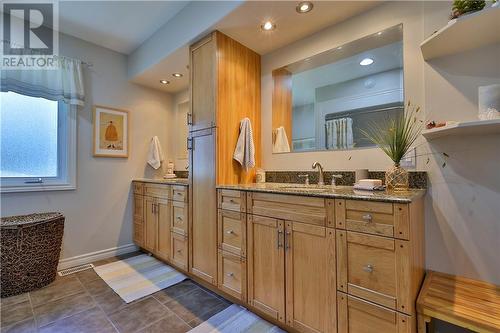 1219 Leedale Avenue, Sudbury, ON - Indoor Photo Showing Bathroom