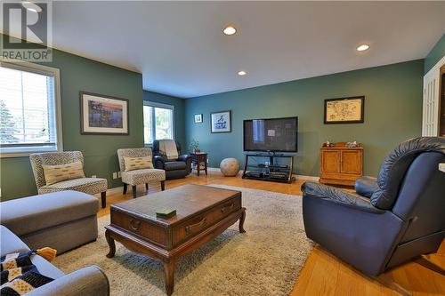 1219 Leedale Avenue, Sudbury, ON - Indoor Photo Showing Living Room