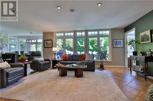 1219 Leedale Avenue, Sudbury, ON - Indoor Photo Showing Living Room