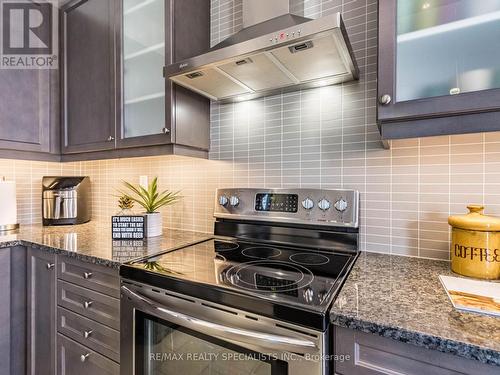 5 Fryent Street, Brampton, ON - Indoor Photo Showing Kitchen With Upgraded Kitchen