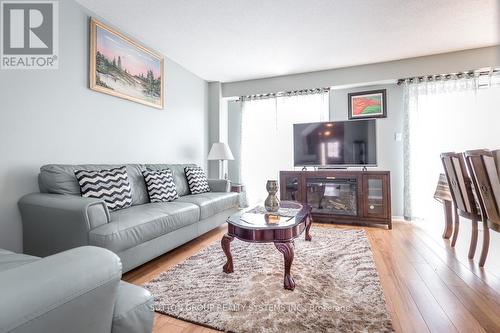 82 - 100 Brickyard Way, Brampton, ON - Indoor Photo Showing Living Room