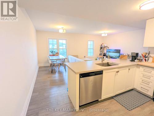 208 - 760 Lakeshore Road E, Mississauga, ON - Indoor Photo Showing Kitchen