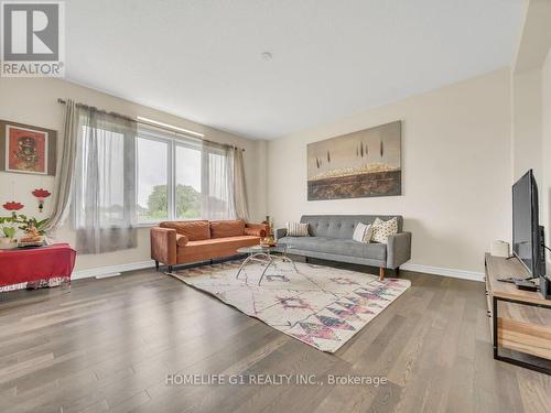 19 Cahill Drive, Brantford, ON - Indoor Photo Showing Living Room