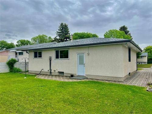 34 Madrill Cl, Winnipeg, MB 