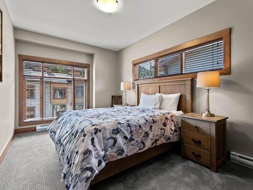 19-3280 Village Way, Sun Peaks, BC - Indoor Photo Showing Bedroom