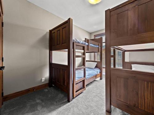 19-3280 Village Way, Sun Peaks, BC - Indoor Photo Showing Bedroom