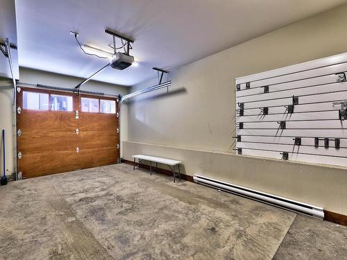 19-3280 Village Way, Sun Peaks, BC - Indoor Photo Showing Garage