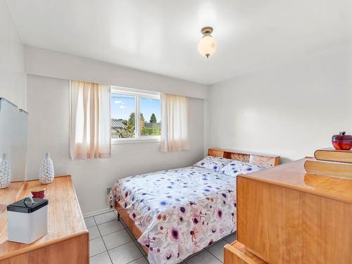 1057 Sudbury Ave, Kamloops, BC - Indoor Photo Showing Bedroom