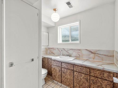 1057 Sudbury Ave, Kamloops, BC - Indoor Photo Showing Bathroom